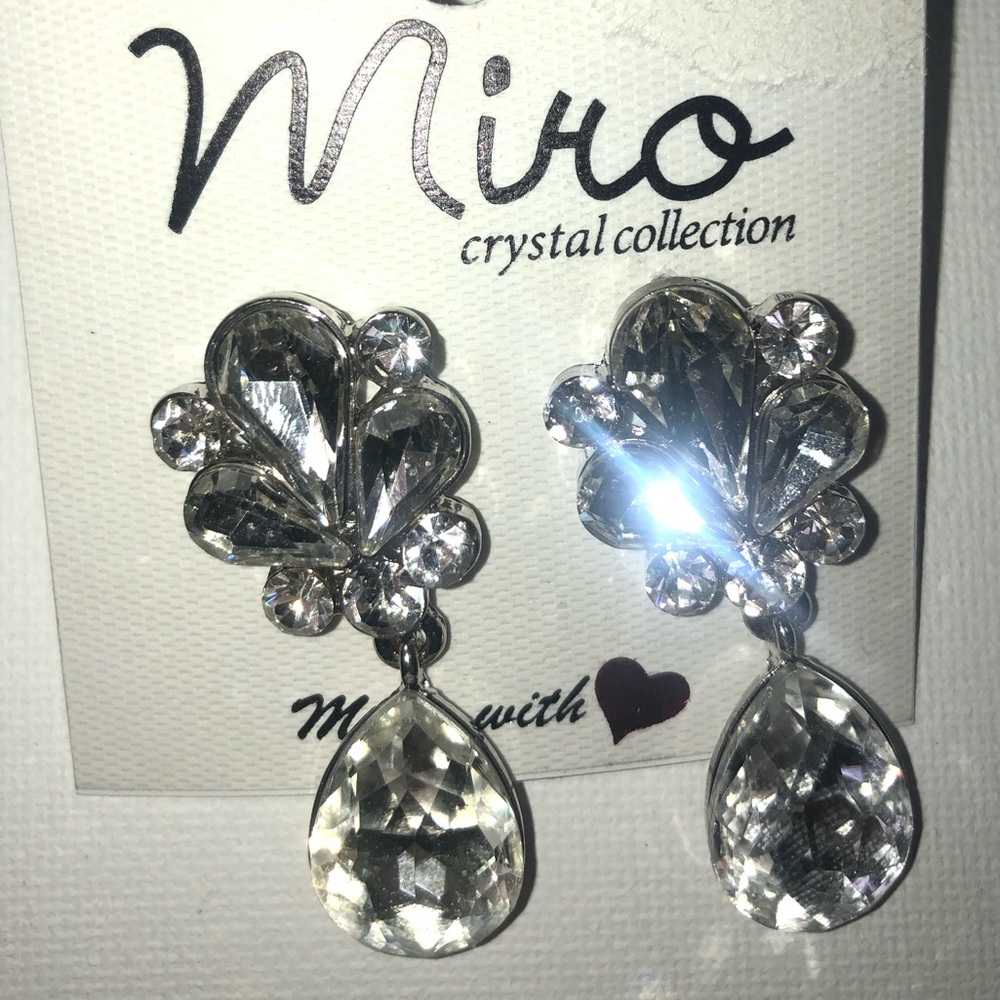 Crystal kisses earrings